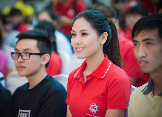 Nguyễn Thị Loan rạng rỡ ở Ngày hội tôn vinh người hiến máu - ảnh 3